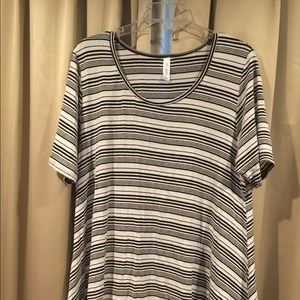 LuLaRoe Perfect Tee XL